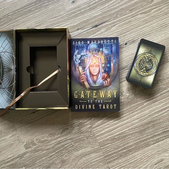 Tarot: Legacy of the Divine Tarot (cards & book) - Picture 5 of 5